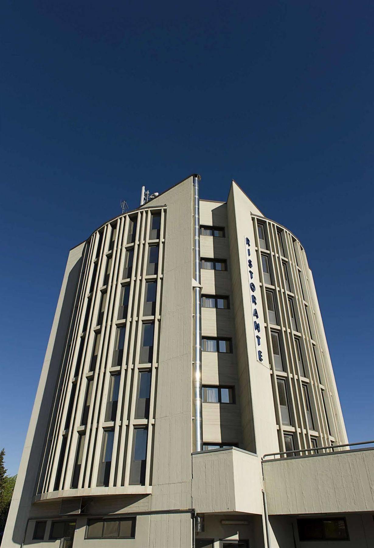 טרני Classic Hotel Tulipano מראה חיצוני תמונה